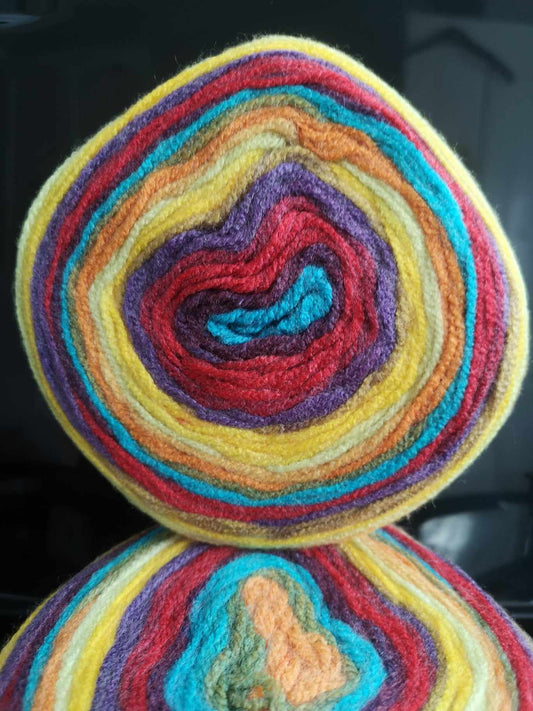 Lady Yarn cupcake DK
